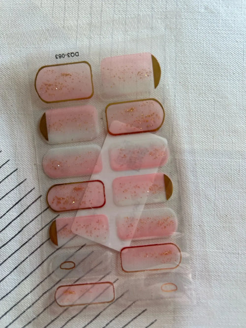 Autocollants D’Art Des Ongles 3D Pour Des Ongles Festifs Faciles — photo d'un client 2